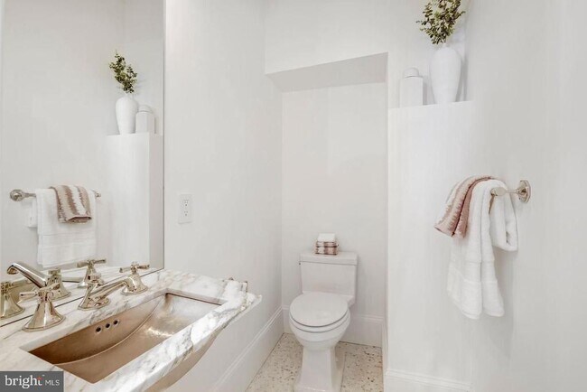 Photo - 1421 27th St NW