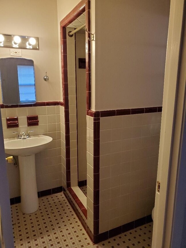 Photo - 2505 Douglas Dr