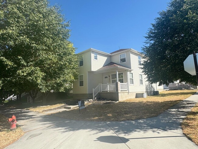 Photo - 3952 Dodge St