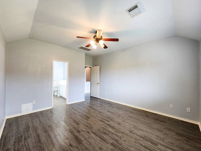 Photo - 11902 White Water Bay Dr