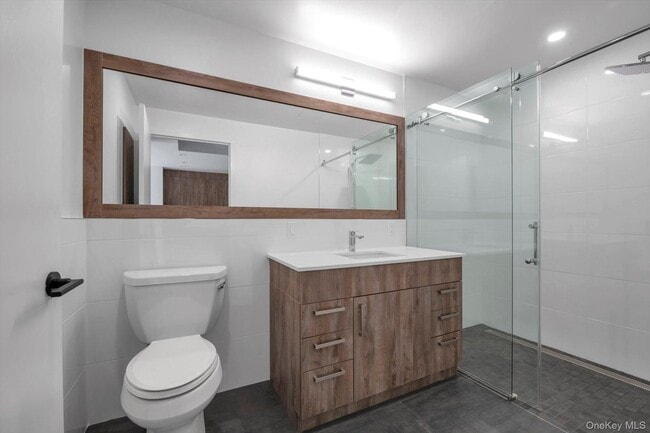 Photo - 108 Middle Neck Rd