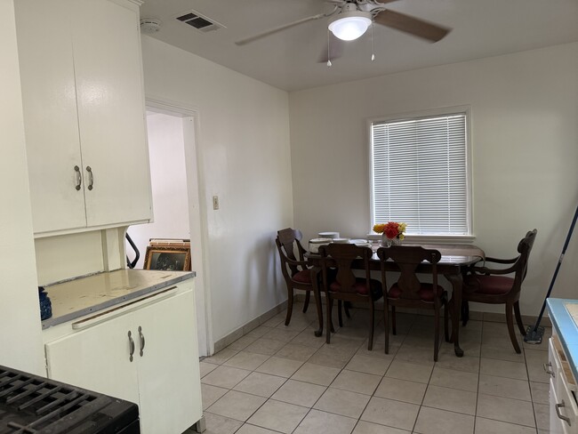 Cocina comedor - 10324 Hillhaven Ave