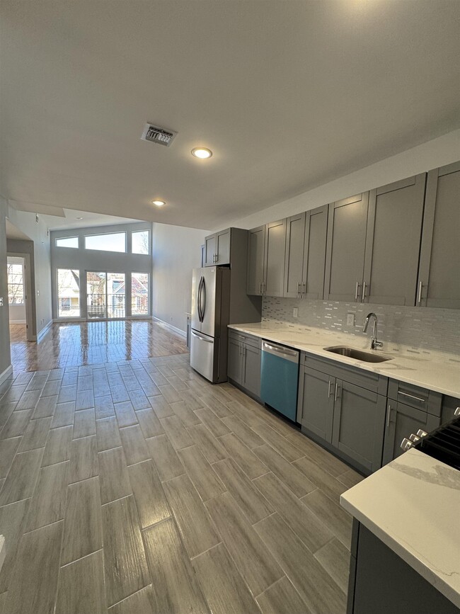 Photo - 832 S 19th St Unidad 3-R Rental