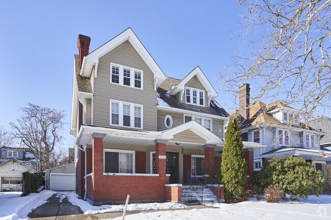Building Photo - 1504 E 107th St Rental