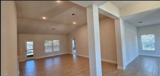 Photo - 5770 Englewood Rd