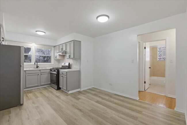 Photo - 8921 S Cottage Grove Ave Unit 3E