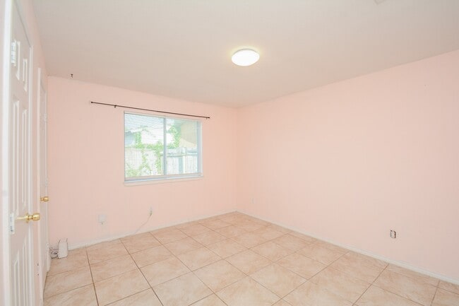 Building Photo - 8607 Crystal Cove Ct