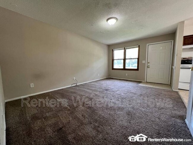 Photo - 910 E Railroad Ave