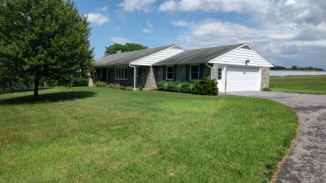 Photo - 1511 N Penryn Rd House
