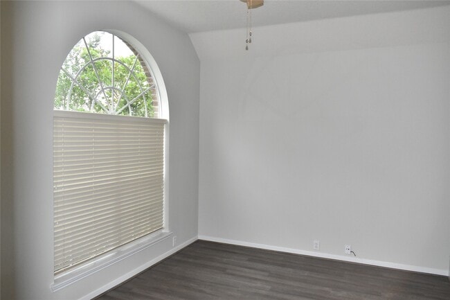 Photo - 11111 Sprucedale Ct