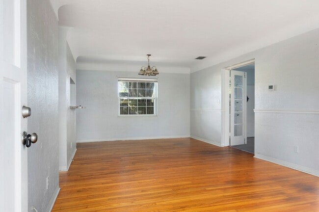 Photo - A 4 bedroom home in Leslee Lake, St Pete area