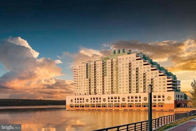 Building Photo - 717 S Christopher Columbus Blvd Unit 508