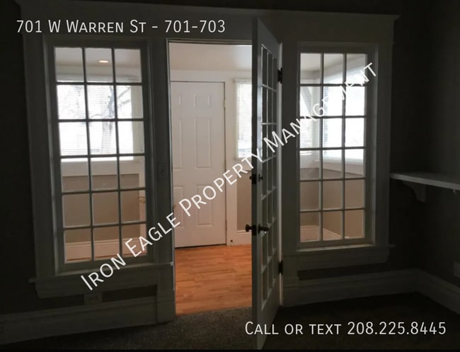 Photo - 701 W Warren St Unidad 701-703