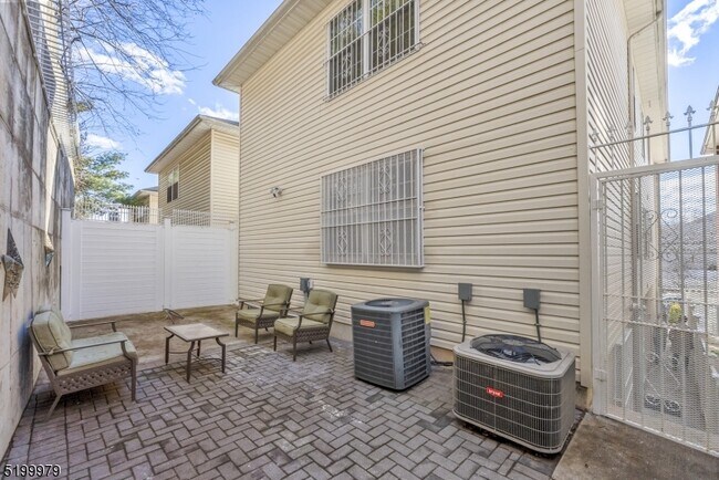 Photo - 23 Chester Ave Unit 2