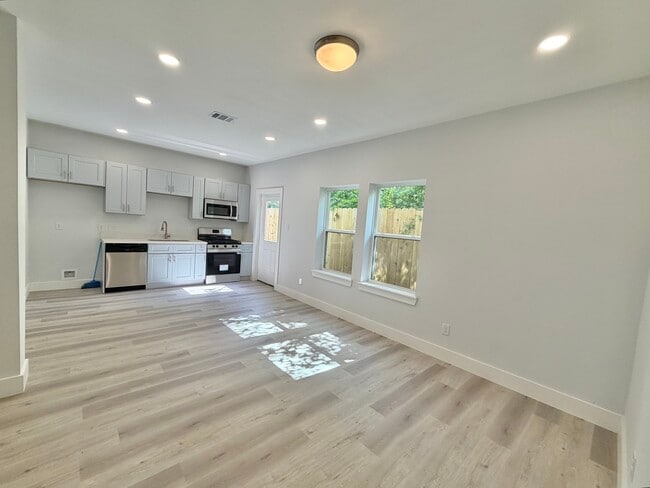 Building Photo - 3537 Alderfer St