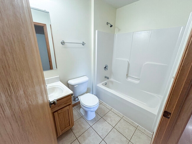 Photo - 5562 165th St E