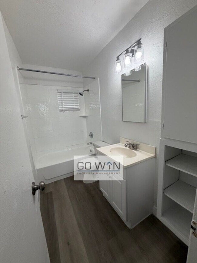 Photo - 1537 W Pierce St Unit 2