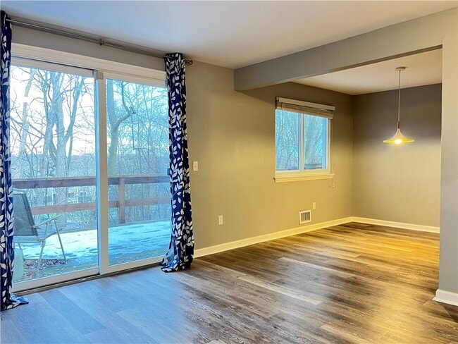 Photo - 6 Bucklebury Hill