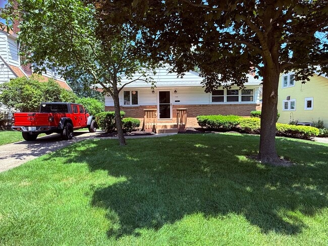 Photo - 125 W Homestead St