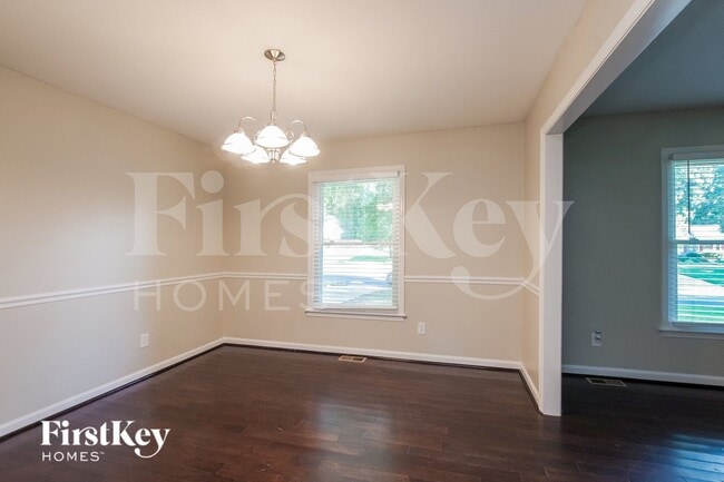 Photo - 1023 Lightwood Dr