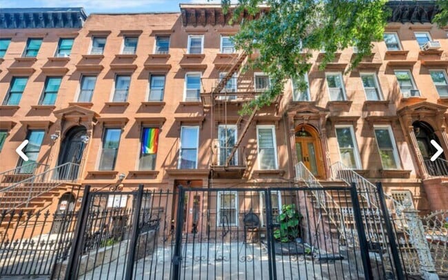 Building Photo - 1539 Pacific St Unit 2 Rental