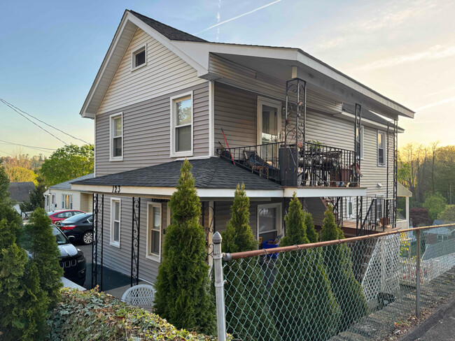 Photo - 123 Lakeview Ave Unidad Apartment #2