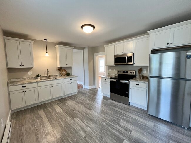 Building Photo - 86 Grove St Unit 2