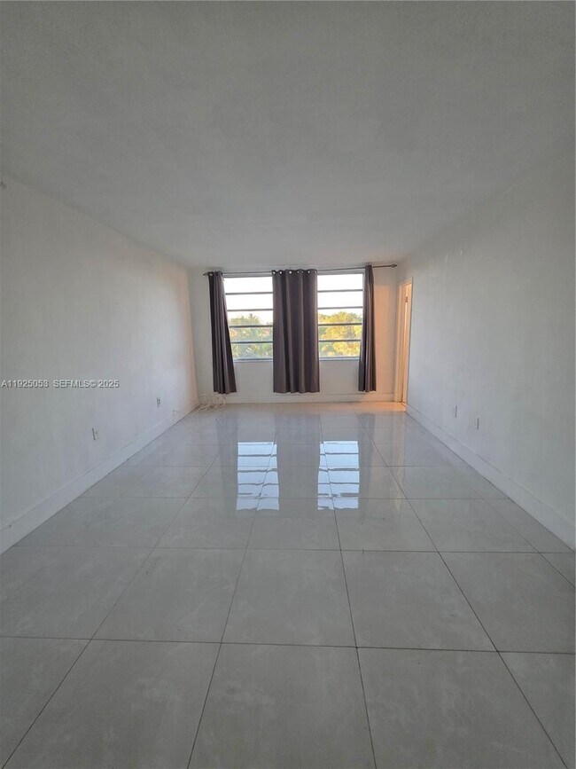 Photo - 1351 NE 191st St Unit E420