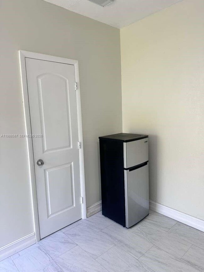 Photo - 14321 NE 4th Ave