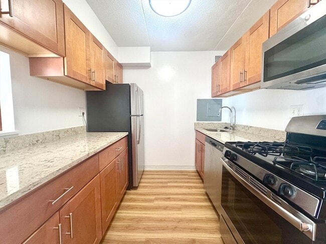 Building Photo - 133 Park St Unit 404