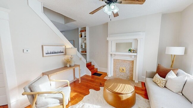 Photo - 384 W 1st Ave