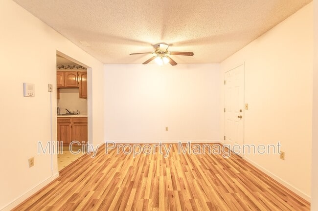 Photo - 8 Northbrook Dr