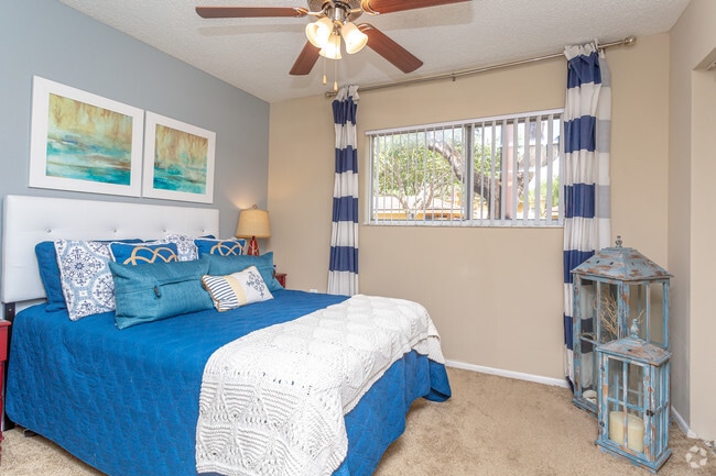 2BR, 2BA - Bradley