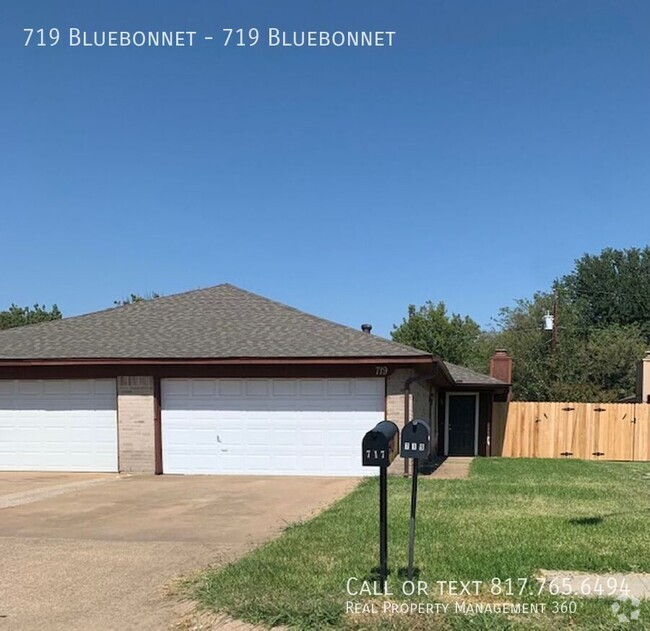 Building Photo - Freshly painted duplex in Keller ISD. Unit 719 Bluebonnet Rental