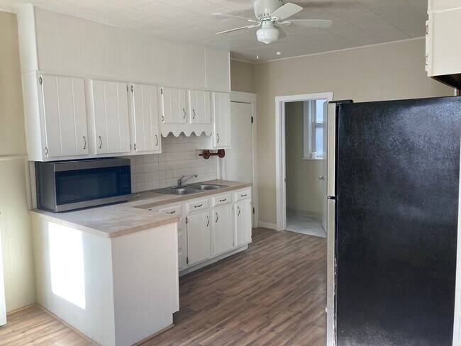 Kitchen Photo 1 - 2089 Fairview Ave Apartments Unit 2