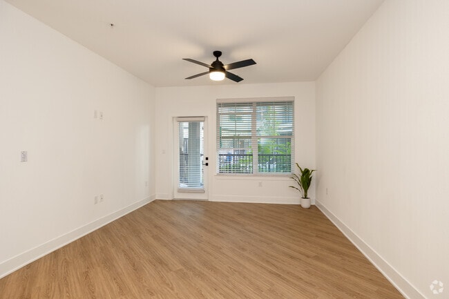 1BR, 1BA - 761SF - Hawthorne - Living Room - The Lennox at Copperleaf
