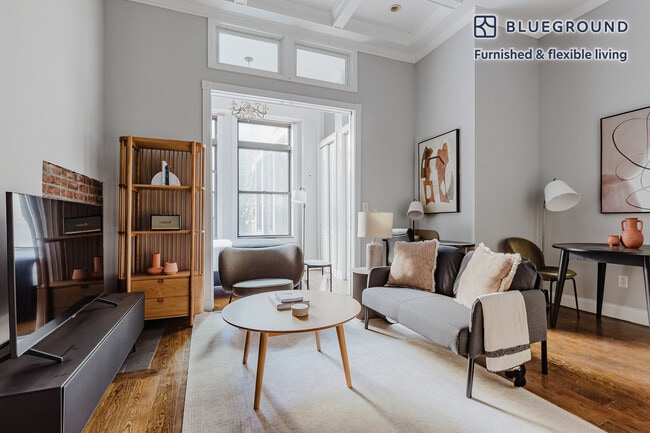 Building Photo - 7 E 75th St Rental