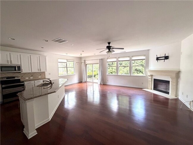 Photo - 2160 Crestridge Trail NE