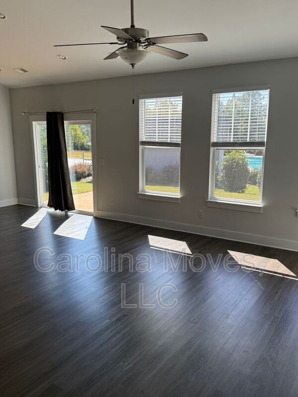 Photo - 129 Foxbank Cir