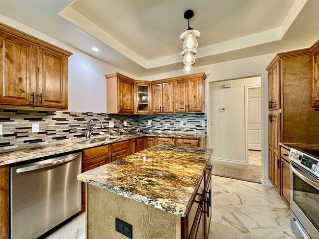 Photo - 308 N Lockeport Dr