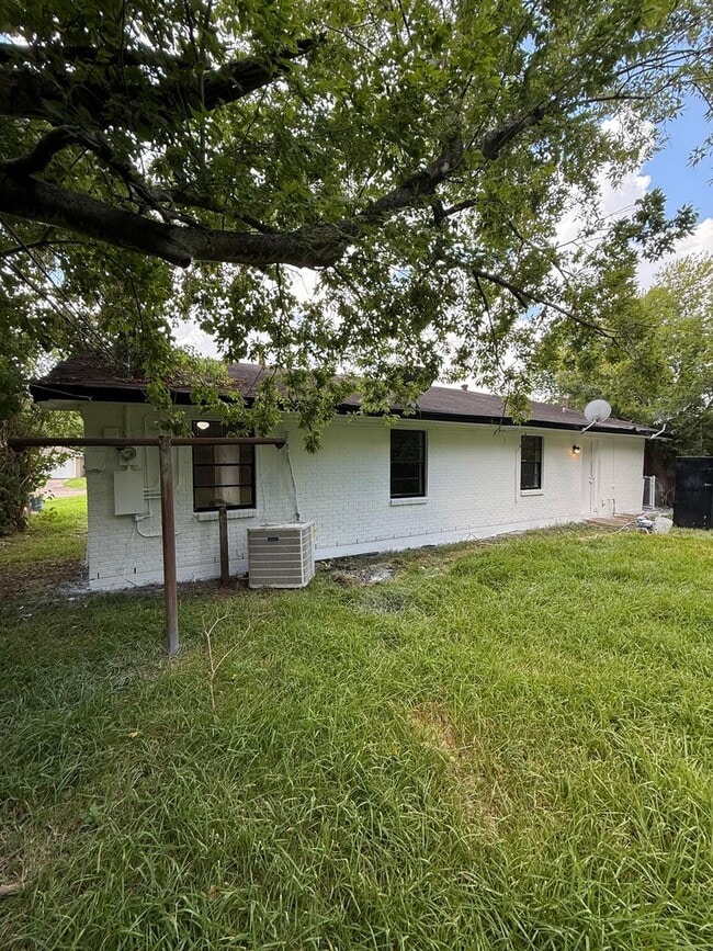 Building Photo - Gorgeous all renovated Home in Houston, TX!.