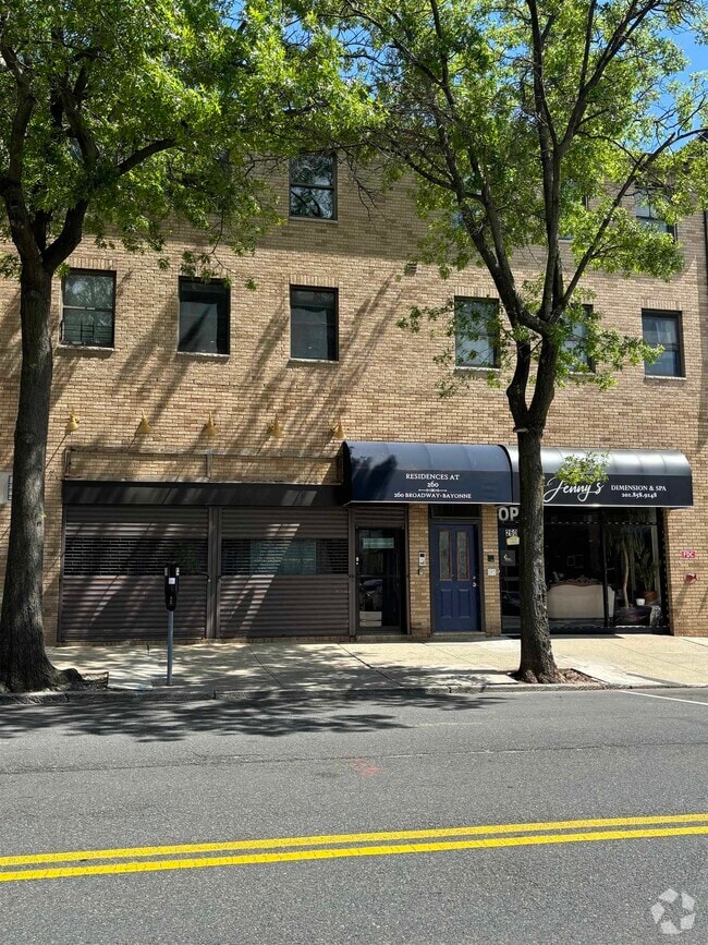 Building Photo - 260 Broadway Unit 2 Rental