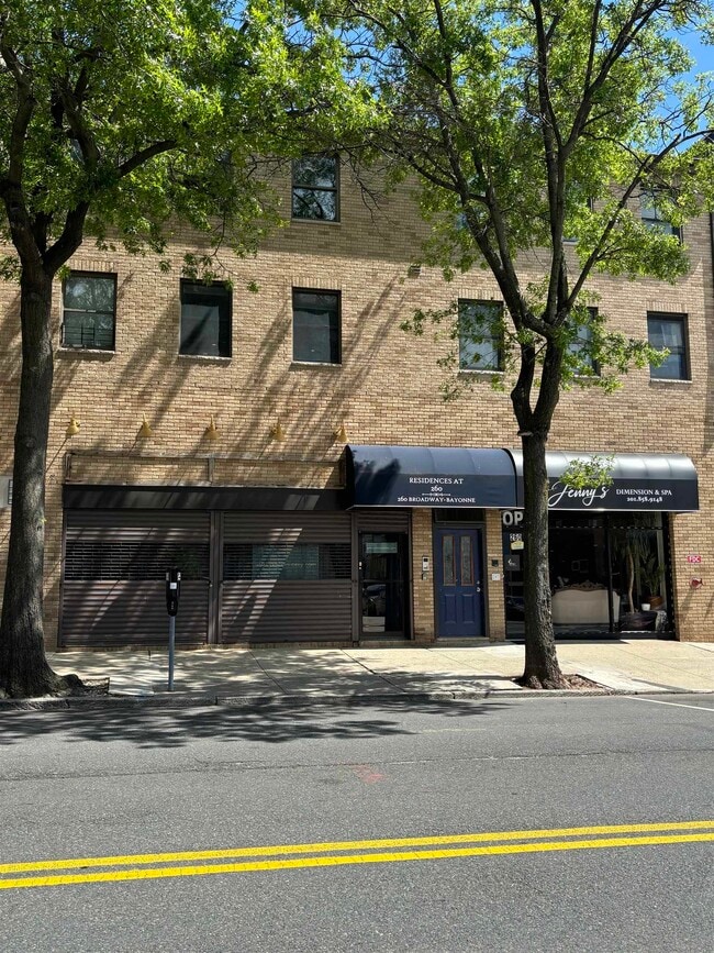 Photo - 260 Broadway Apartment Unit 2