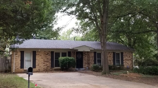 Photo - SOUTHAVEN SCHOOLS, 4 BEDROOMS!