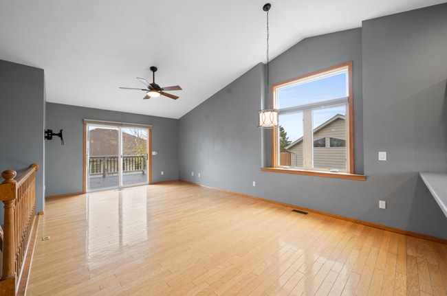 Photo - 1202 E 61st St