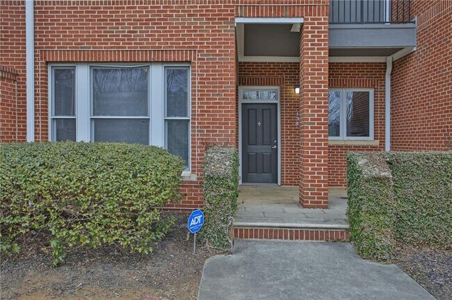 Photo - 745 Fountainhead Ln NE