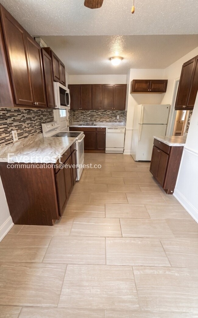 Photo - 2714 Stratford Dr