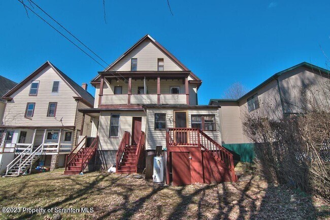 Photo - 1418 Capouse Ave