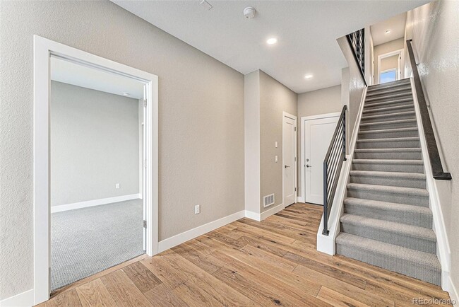 Photo - 2323 Lakeshore Ln