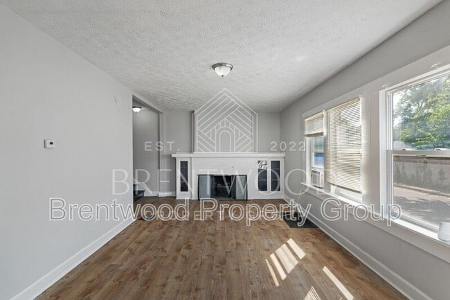 Photo - 601 N Oxford St